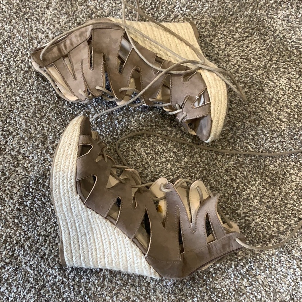 Wedge heels